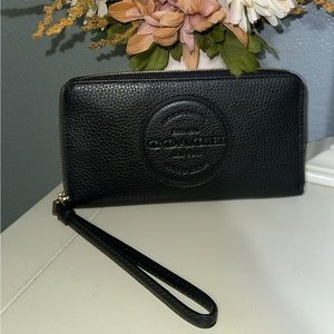 NEW COACH WALLET